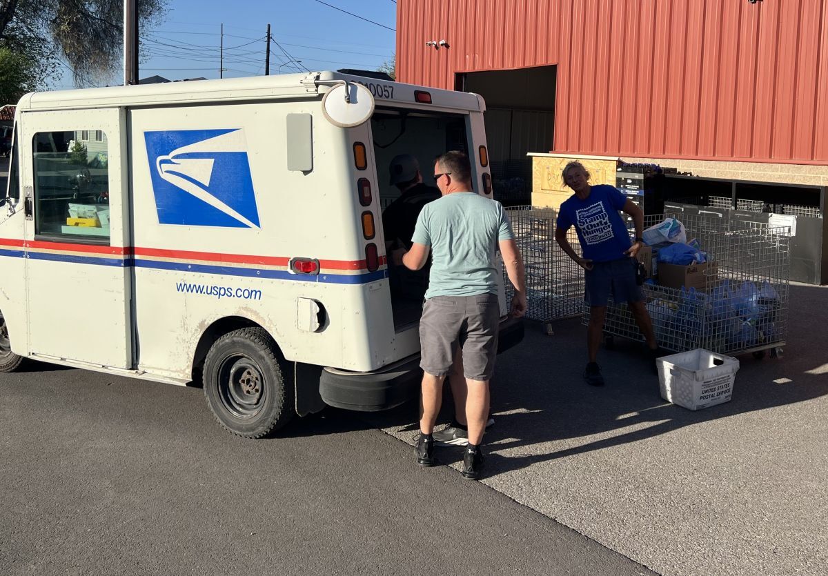 mail truck